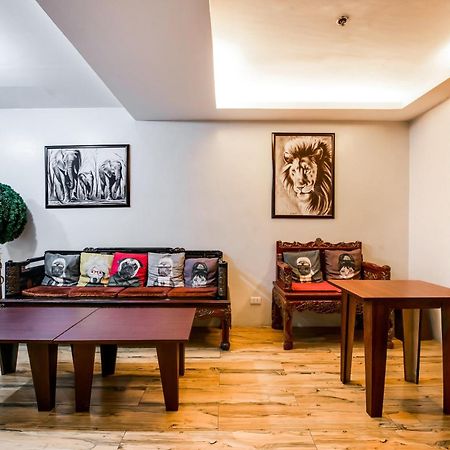 Oyo 136 Regal Residences 奎松市 外观 照片